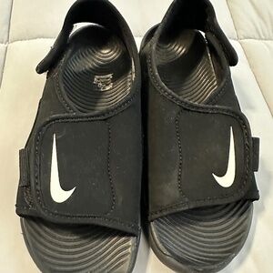 NIKE Boys' Sandals Size 12C